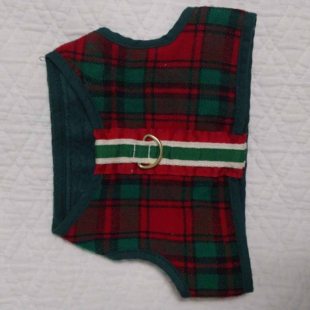 Dog harness size Medium green and red plaid with adjustable Velcro closure